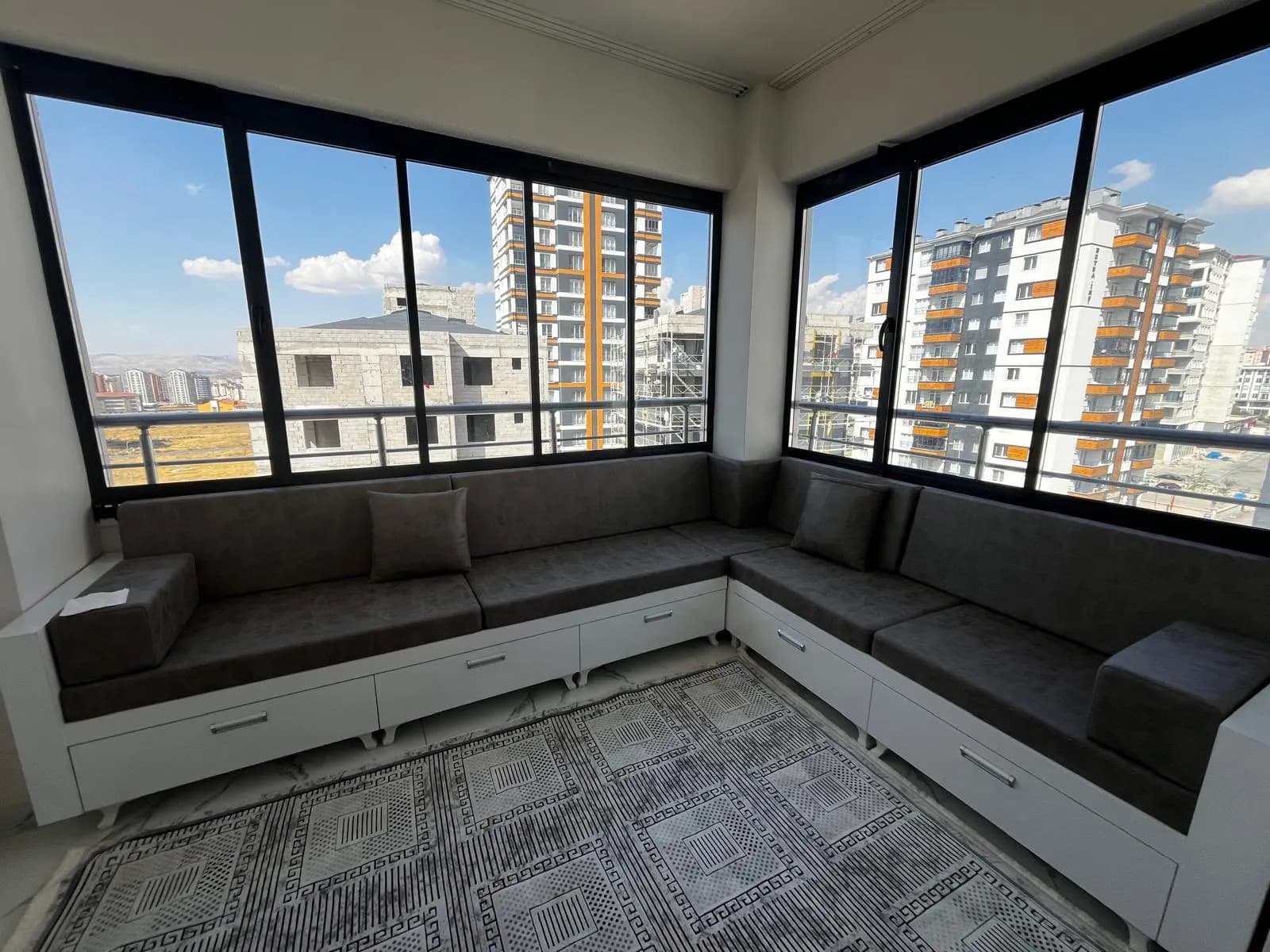 Kayseri kapalı balkon için çekmeceli L balkon sedir takımı