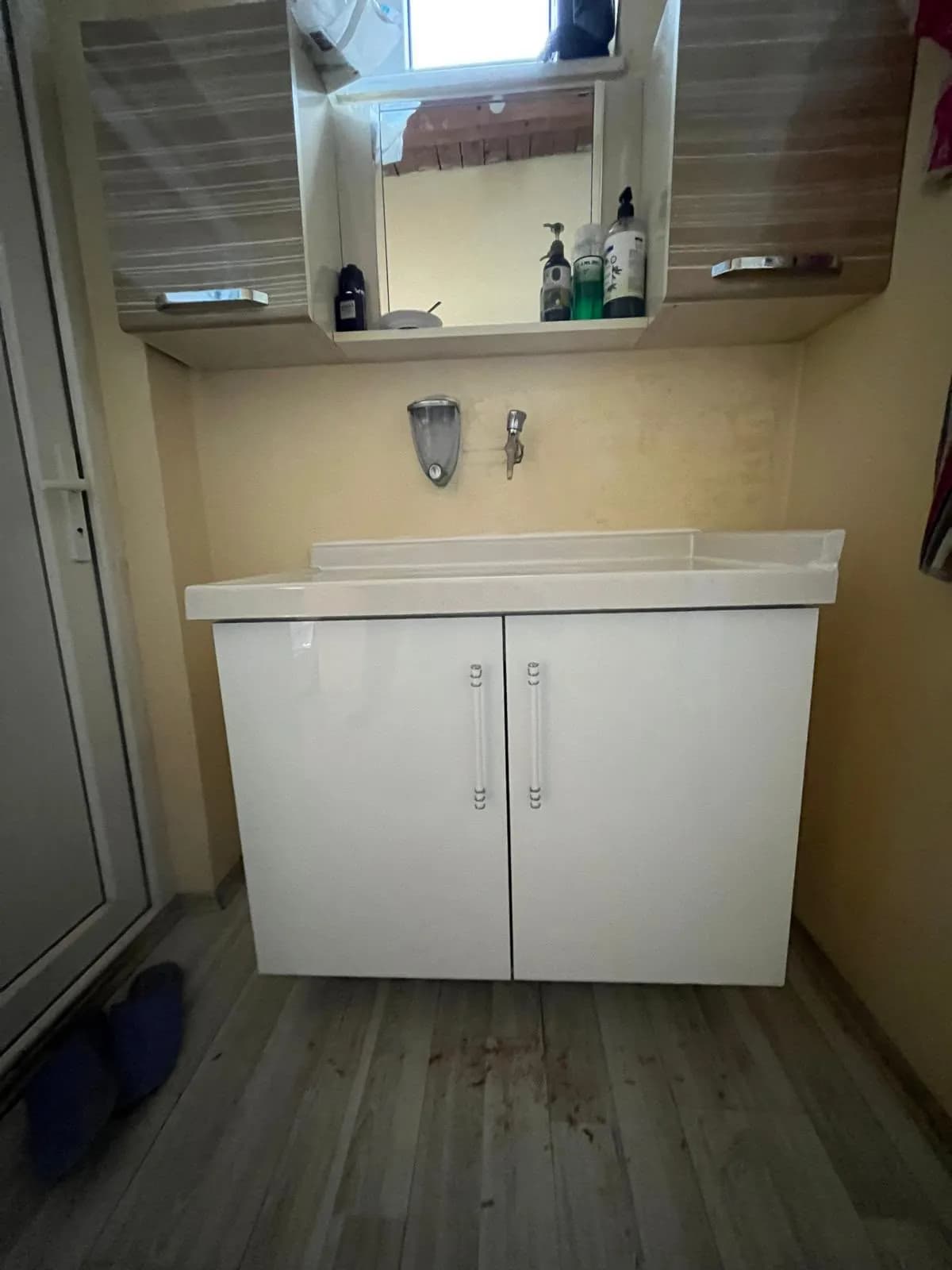 Kayseri özel ölçü beyaz banyo dolabı ve aynalı üst dolap